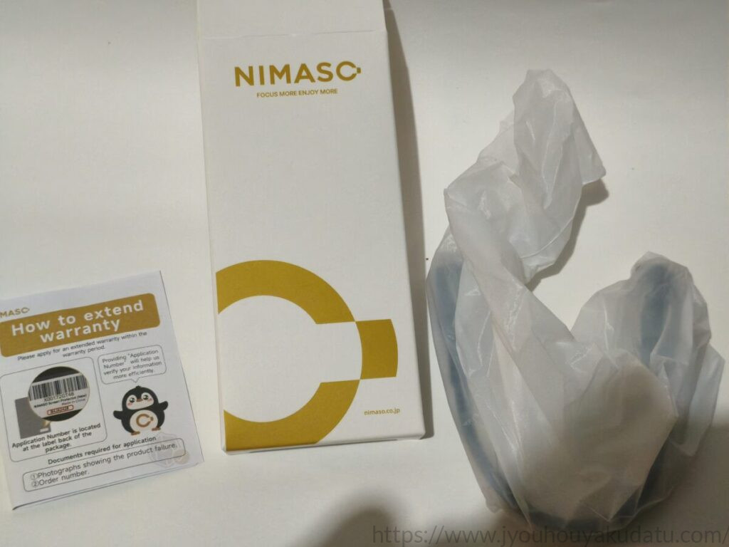 NIMASO USB C変換アダプタの同梱物を並べた写真